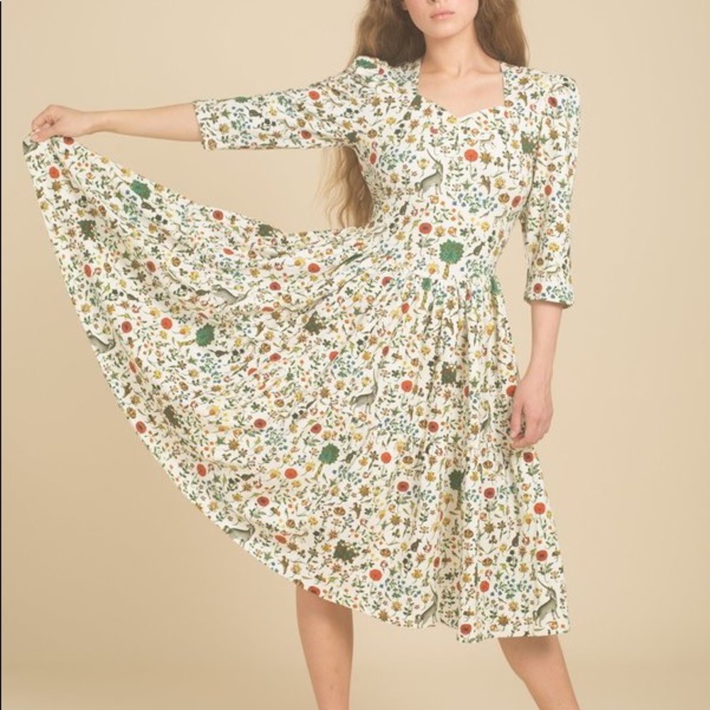 Samantha Pleet Venus Dress in ivory illuminated